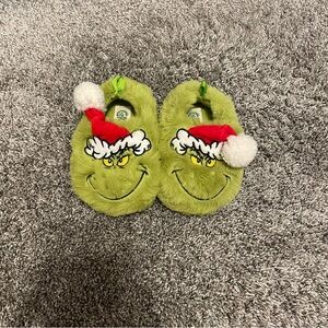 Grinch Toddler 5T/6T Plush Holiday Slippers with Santa Hat